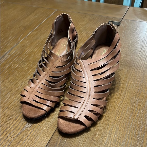 easy street Shoes - Brown leather heels